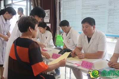 榮盛·江南錦苑舉辦社區義診活動，健康咨詢服務暖人心